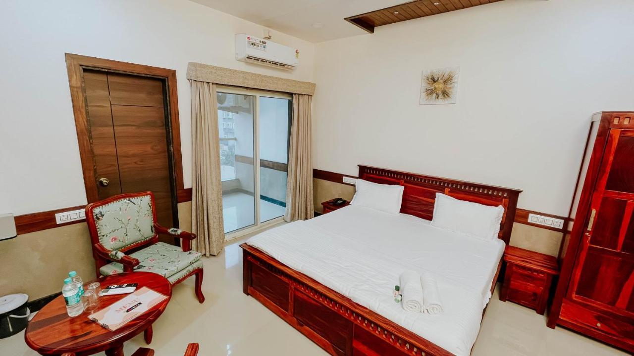 Hotel Tirth By Sonu'S Ujjain Eksteriør bilde