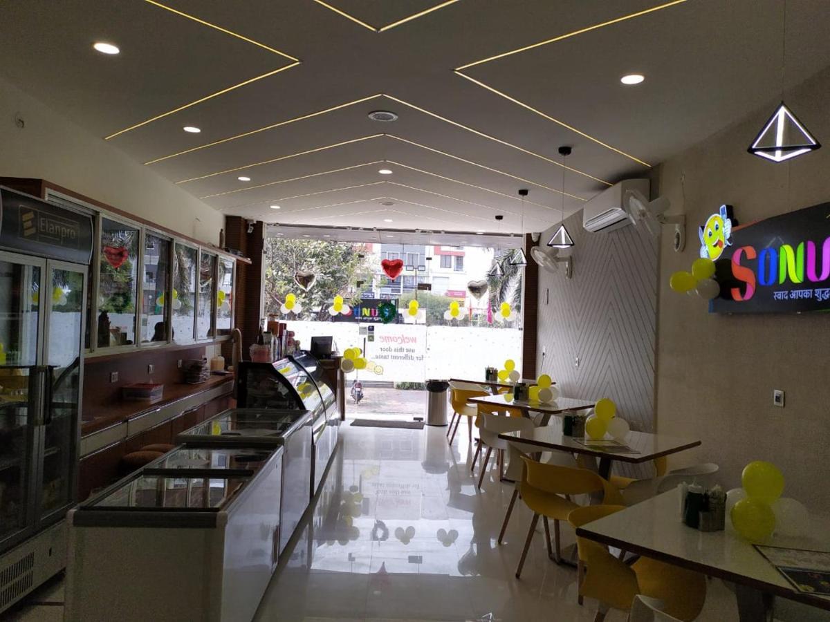 Hotel Tirth By Sonu'S Ujjain Eksteriør bilde